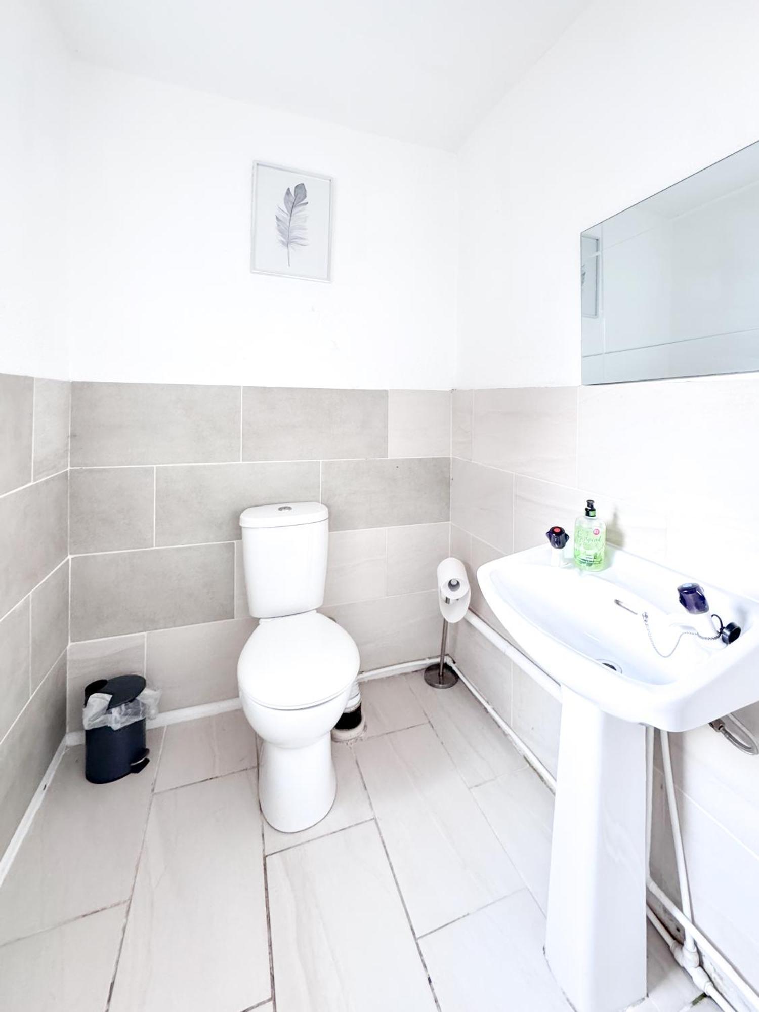 Holiday home Etihad Stadium - Contractor & Business